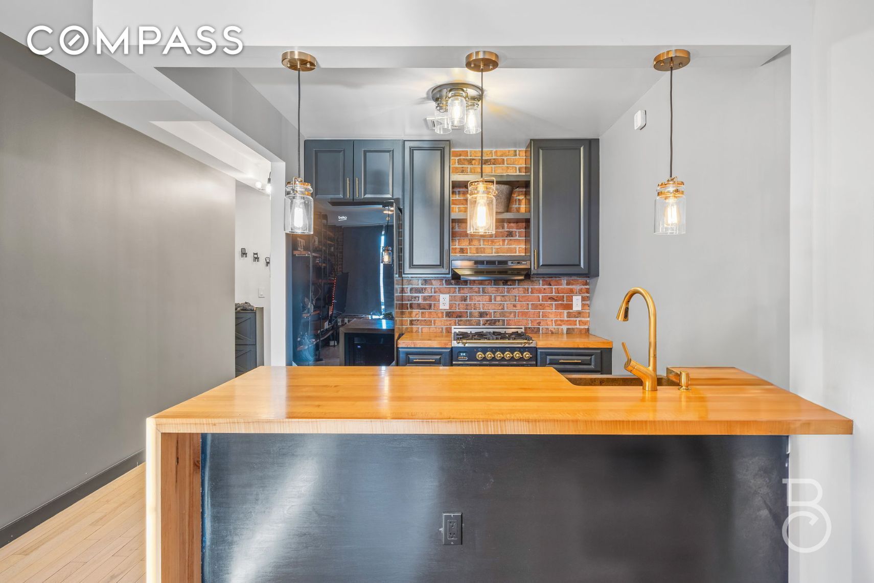 #9 photo, 25-25 Newtown Avenue, 뉴욕퀸즈 Astoria , NY 11102