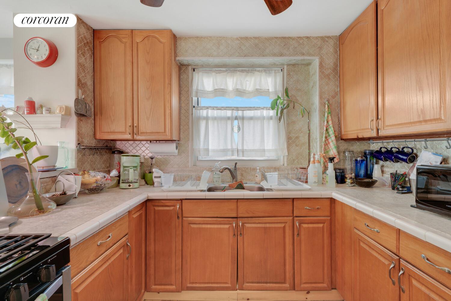 #8 photo, 2483 W 16TH Street, Бруклин ‖ Gravesend , NY 11214