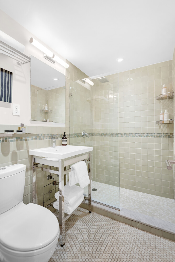 #10 photo, 7 E 14TH Street, Flatiron , NY 10003