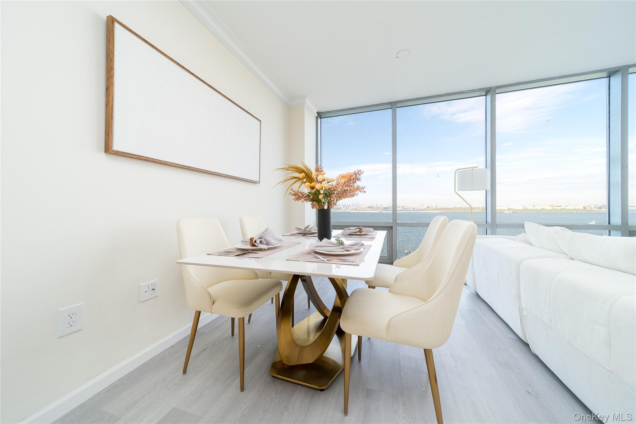 #5 photo, 14-34 110th Street, קווינס College Point , NY 11356