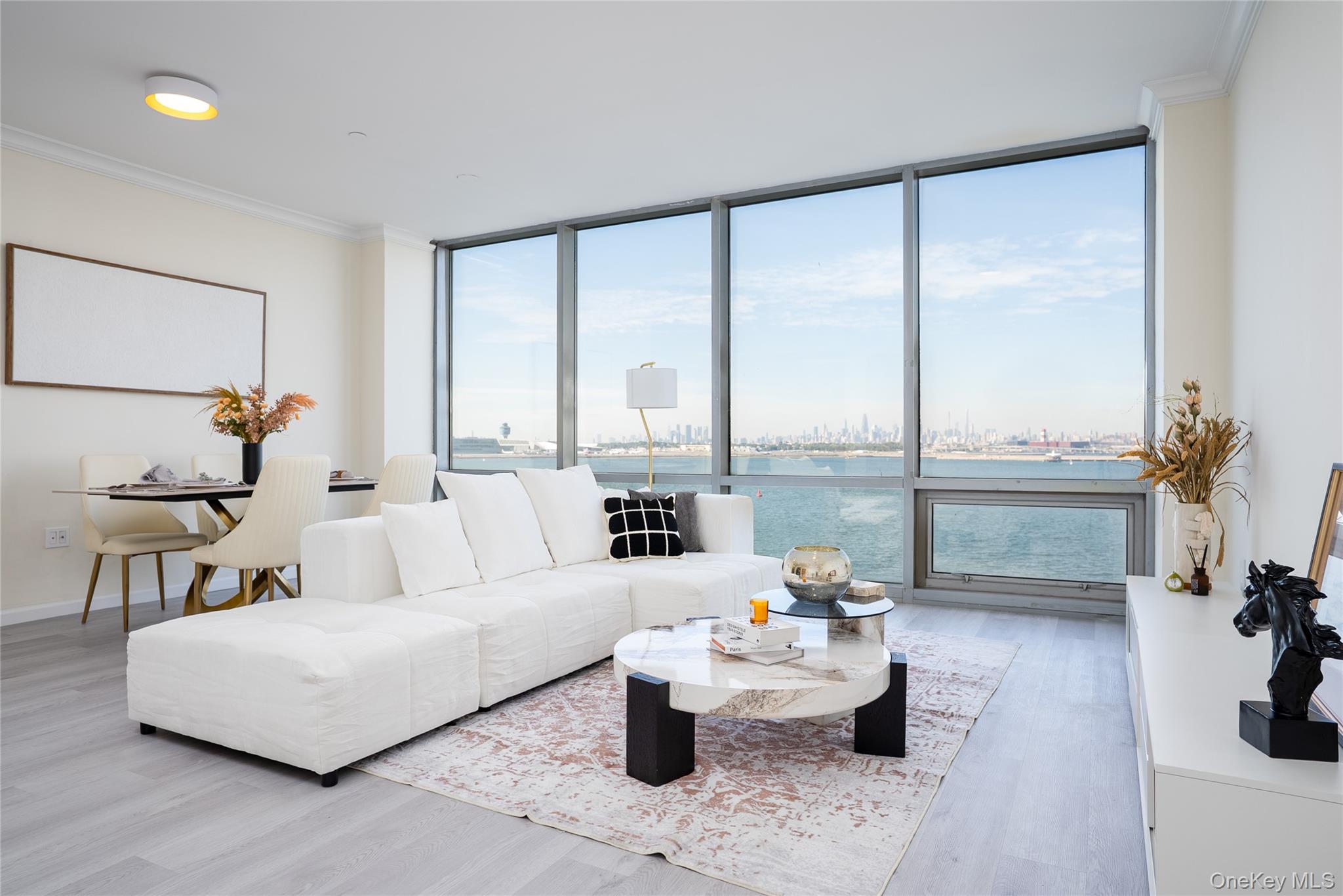 #3 photo, 14-34 110th Street, קווינס College Point , NY 11356