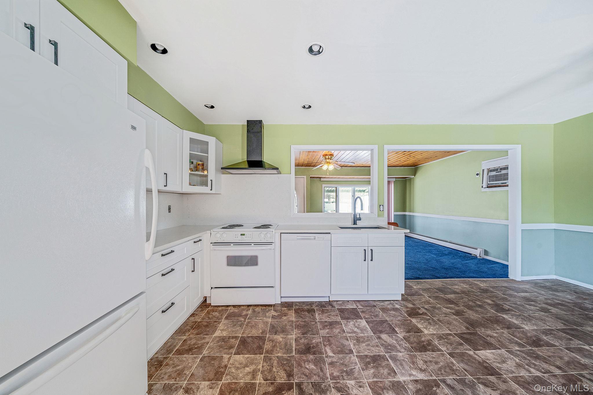 #13 photo, 2711 Connecticut Avenue, Medford , NY 11763