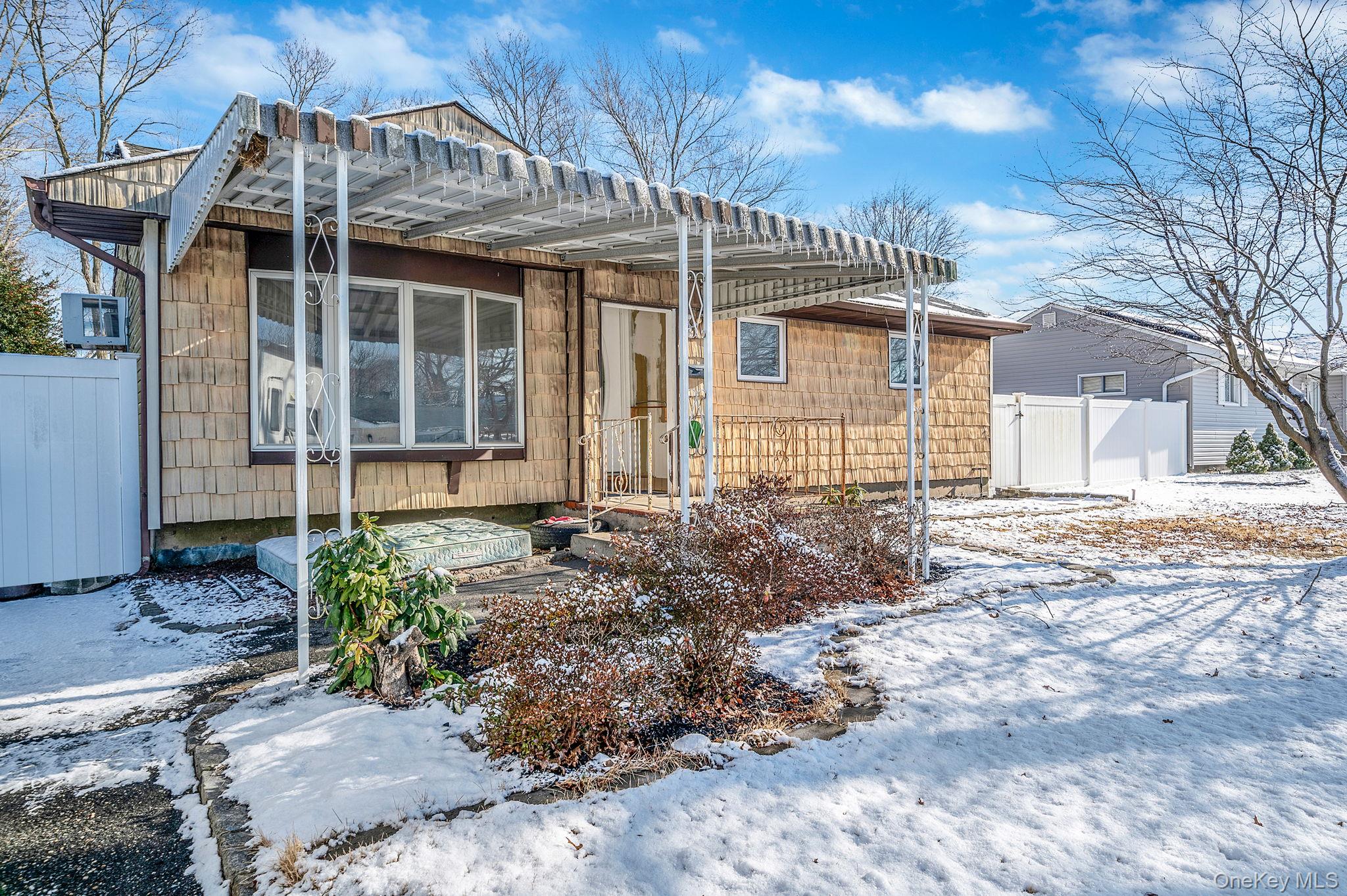 #2 photo, 2711 Connecticut Avenue, Medford , NY 11763