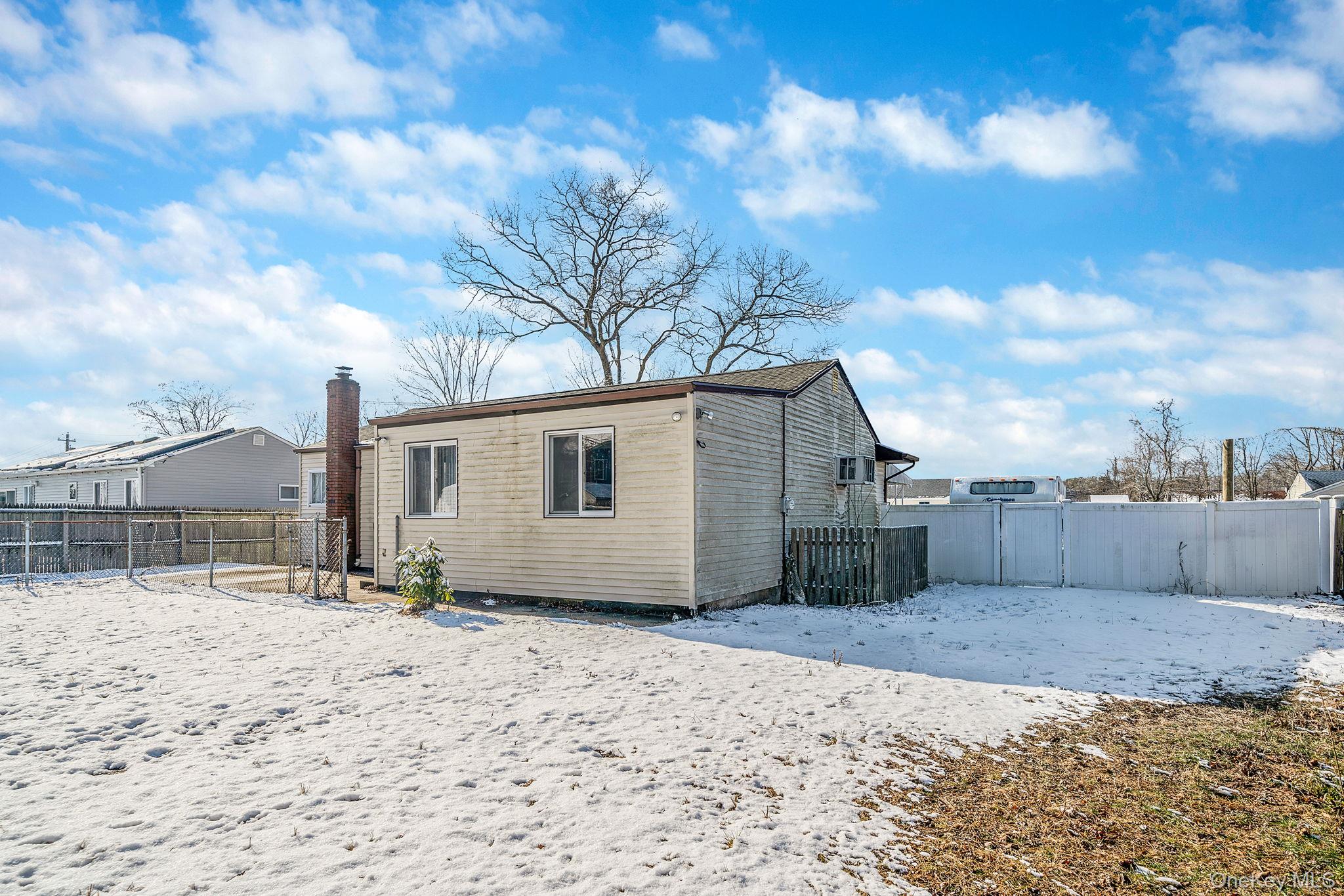 #3 photo, 2711 Connecticut Avenue, Medford , NY 11763