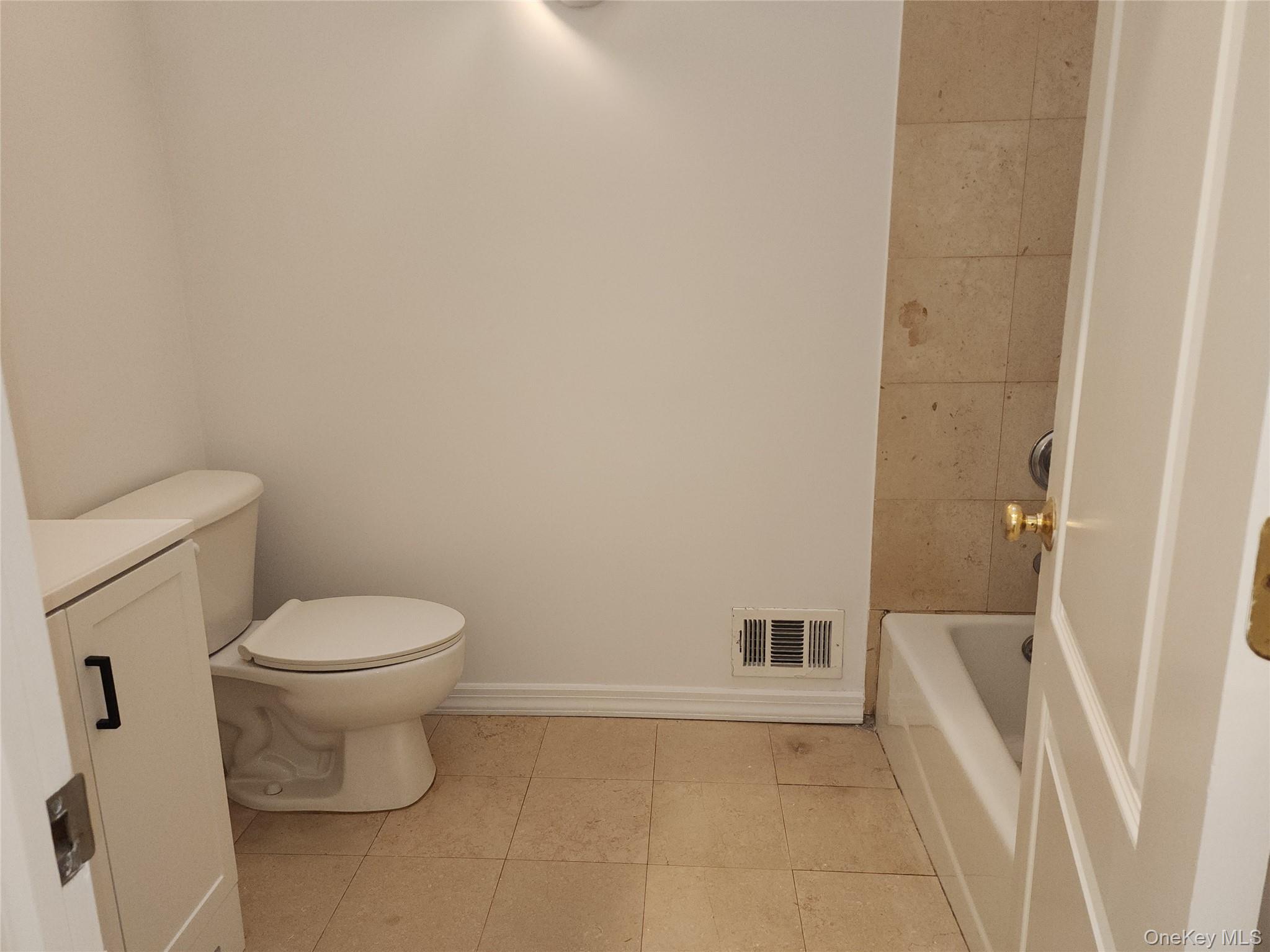 #12 photo, 1A Jackson Avenue, Hampton Bays , NY 11946