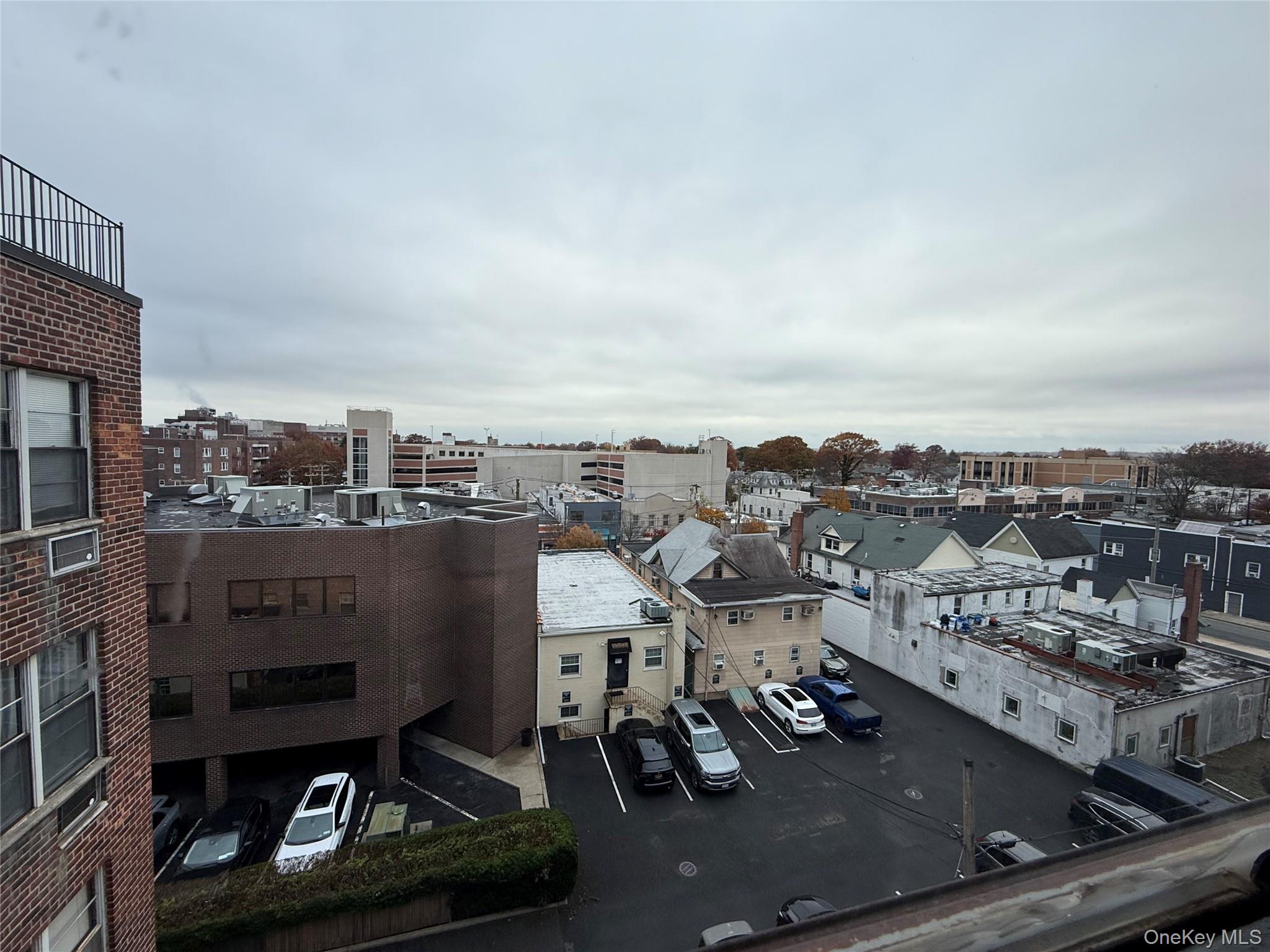 #16 photo, 190 First Street, Mineola , NY 11501