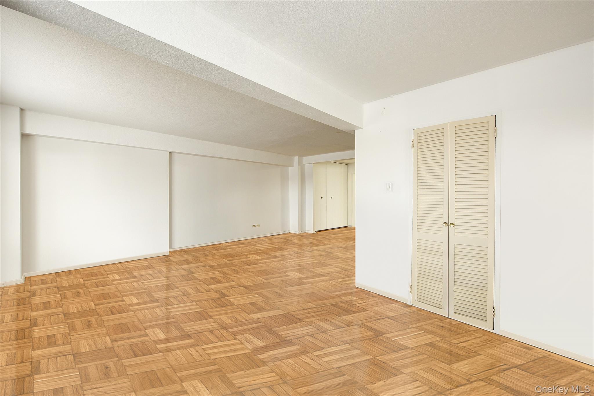 #7 photo, 107-40 Queens Boulevard, كوينز Forest Hills , NY 11375