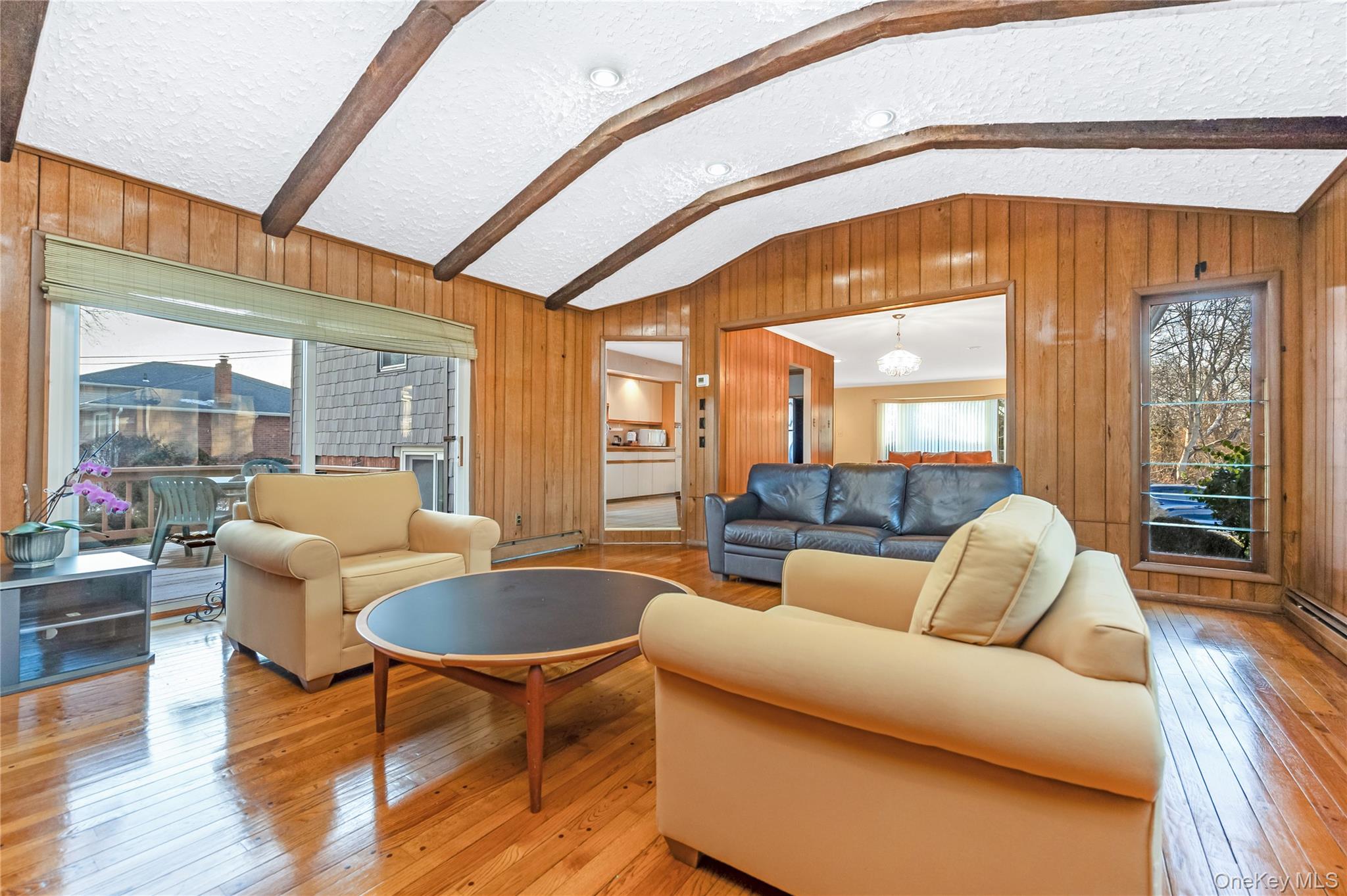 #12 photo, 19 Parkdale Drive, नासाउ काउंटी Farmingdale , NY 11735