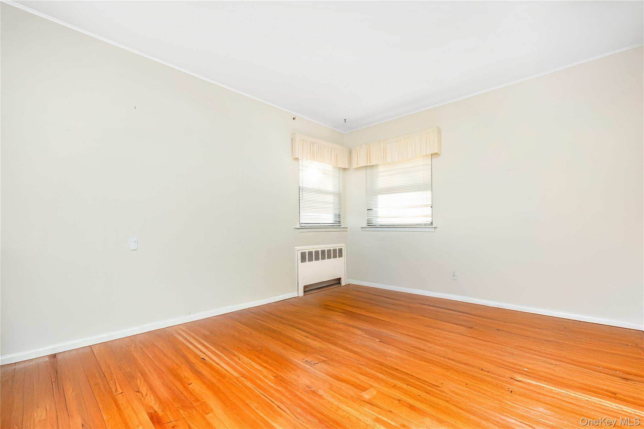 #18 photo, 19 Parkdale Drive, नासाउ काउंटी Farmingdale , NY 11735