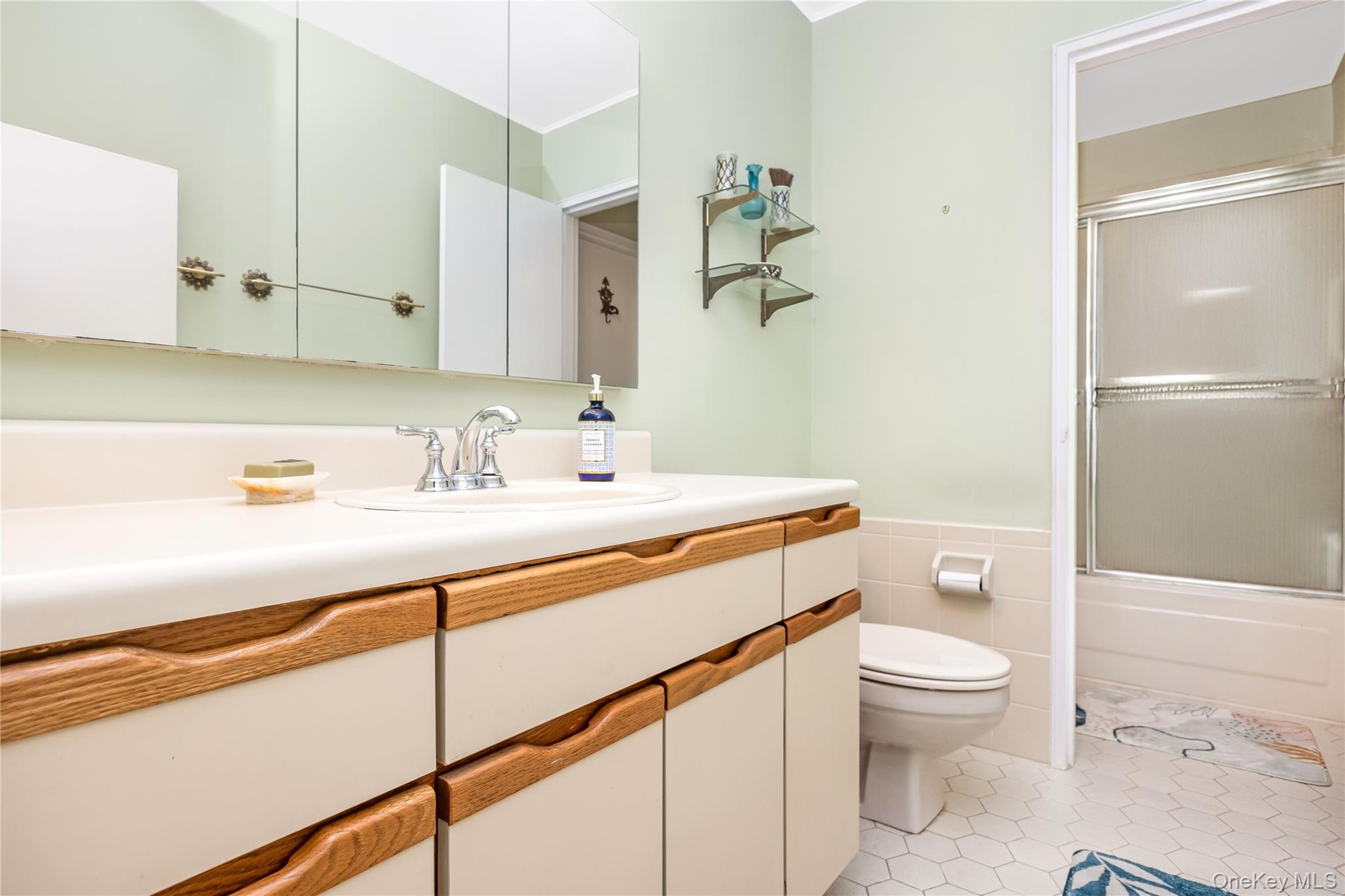 #20 photo, 19 Parkdale Drive, नासाउ काउंटी Farmingdale , NY 11735