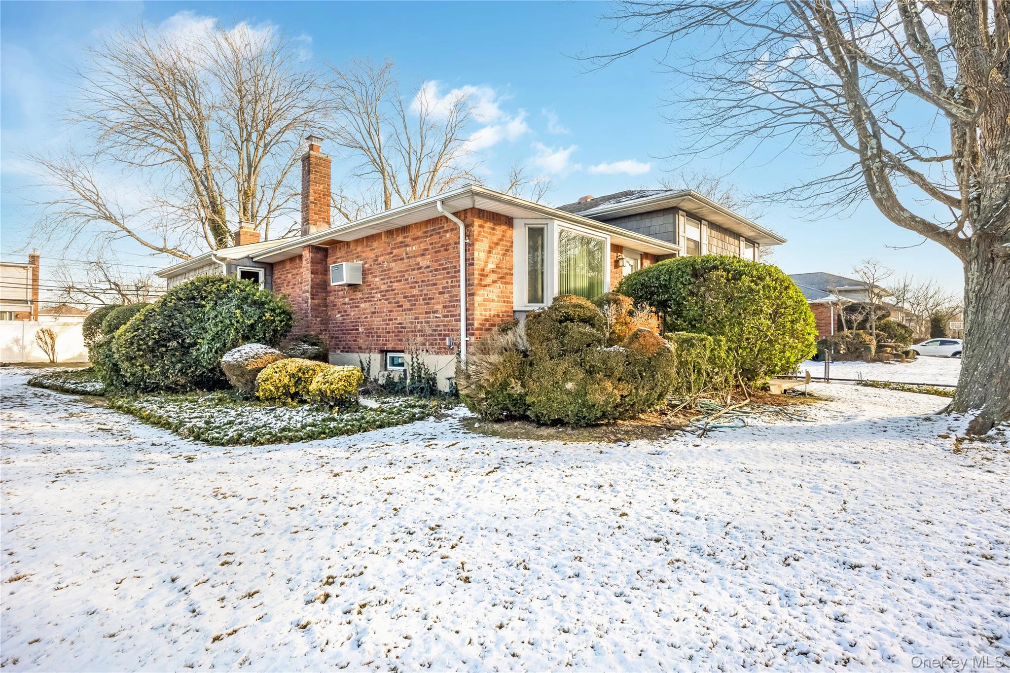 #3 photo, 19 Parkdale Drive, नासाउ काउंटी Farmingdale , NY 11735