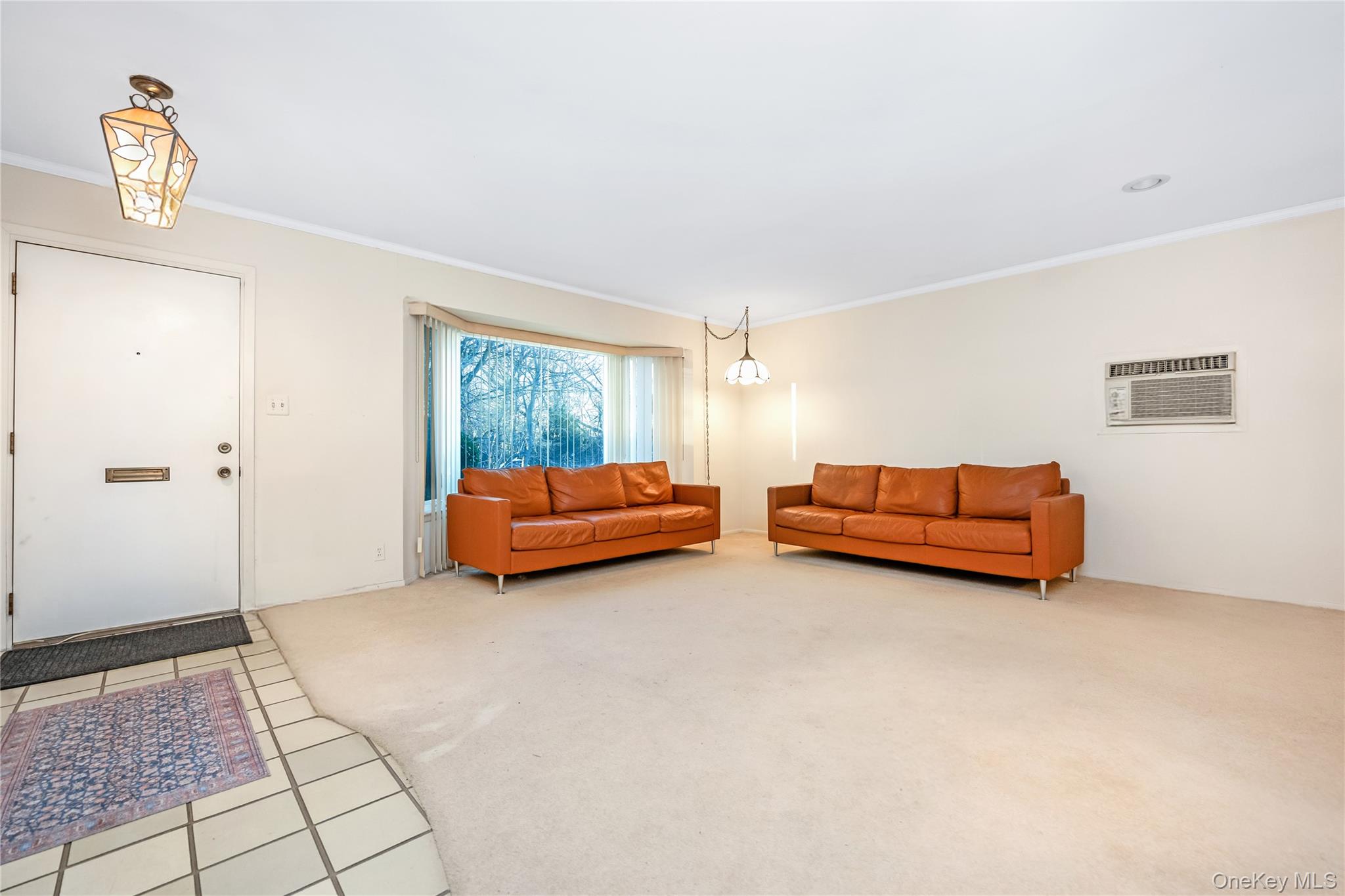 #4 photo, 19 Parkdale Drive, नासाउ काउंटी Farmingdale , NY 11735