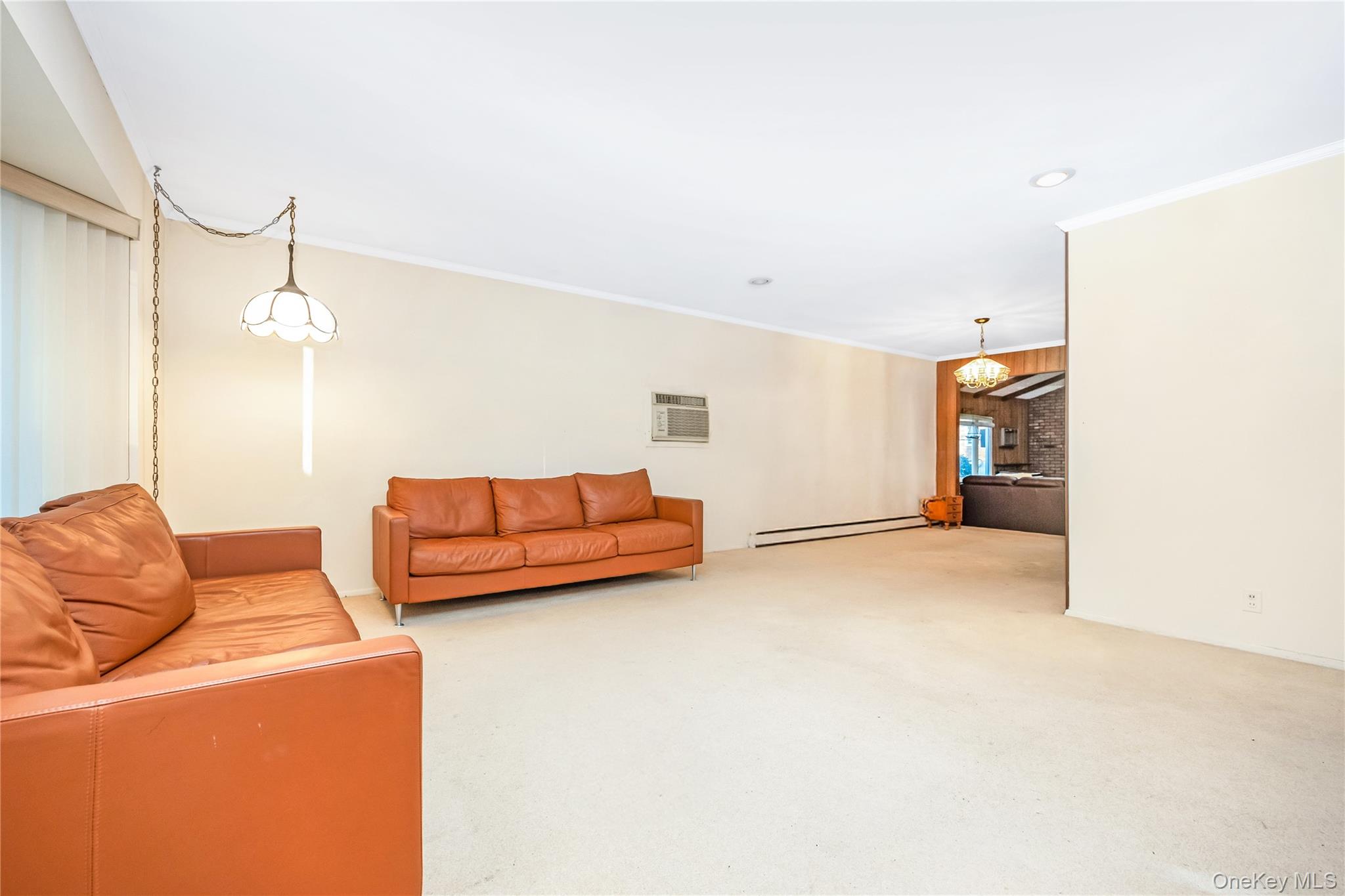 #6 photo, 19 Parkdale Drive, नासाउ काउंटी Farmingdale , NY 11735