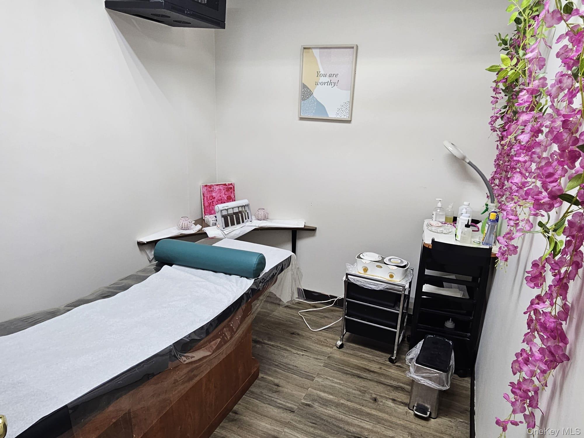 #4 photo, 449 Old Country Road, Westbury , NY 11590