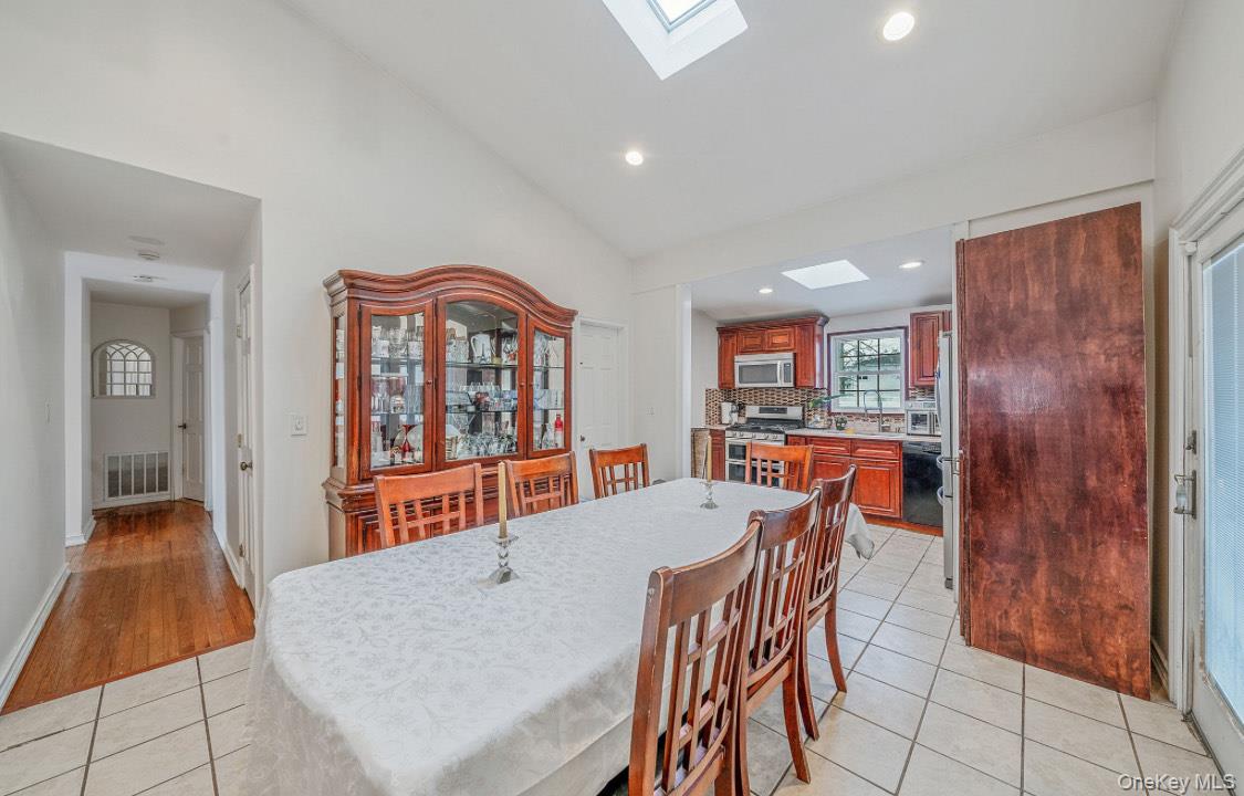 #10 photo, 160 Stahley Street, Brentwood , NY 11717