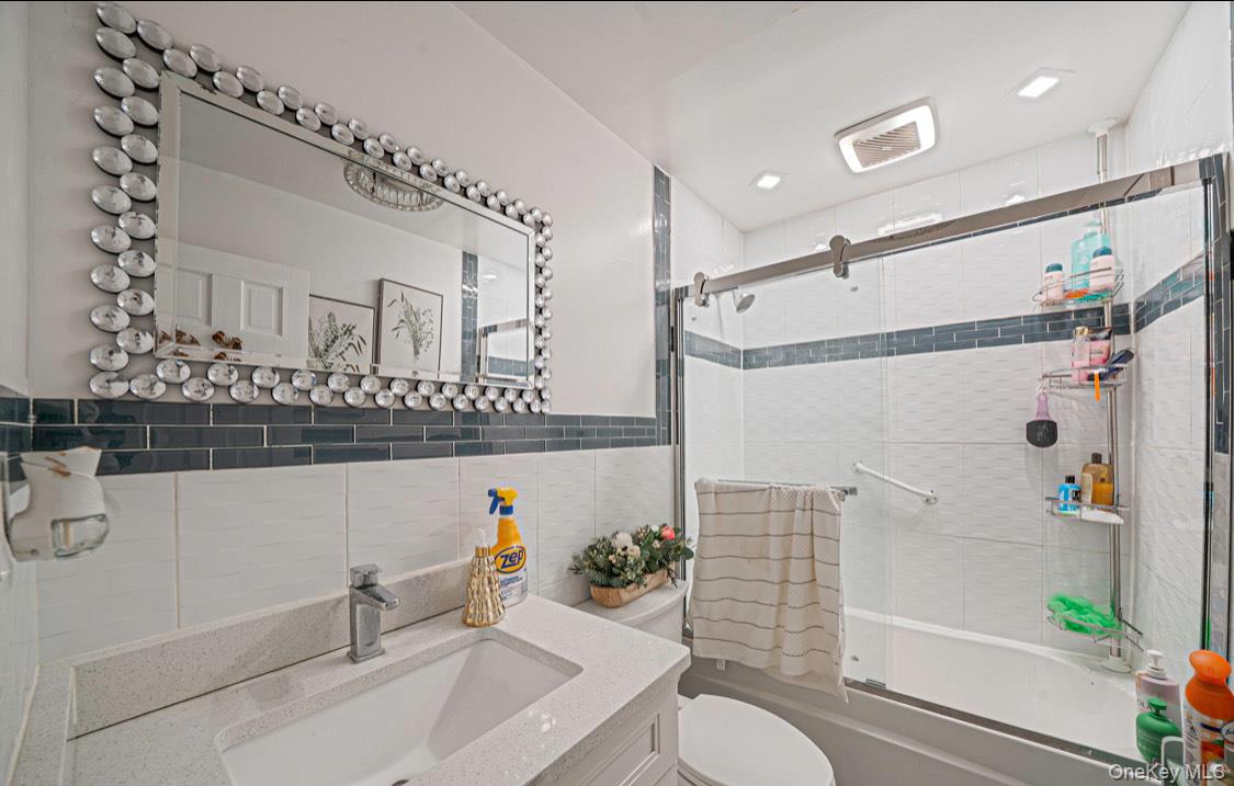 #11 photo, 160 Stahley Street, Brentwood , NY 11717