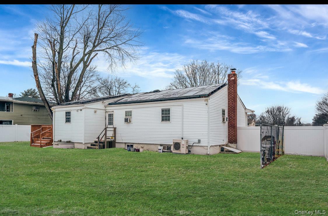 #13 photo, 160 Stahley Street, Brentwood , NY 11717