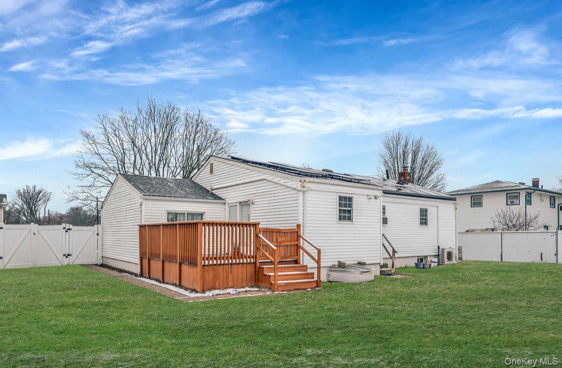 #14 photo, 160 Stahley Street, Brentwood , NY 11717