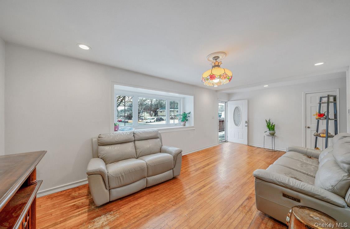 #7 photo, 160 Stahley Street, Brentwood , NY 11717