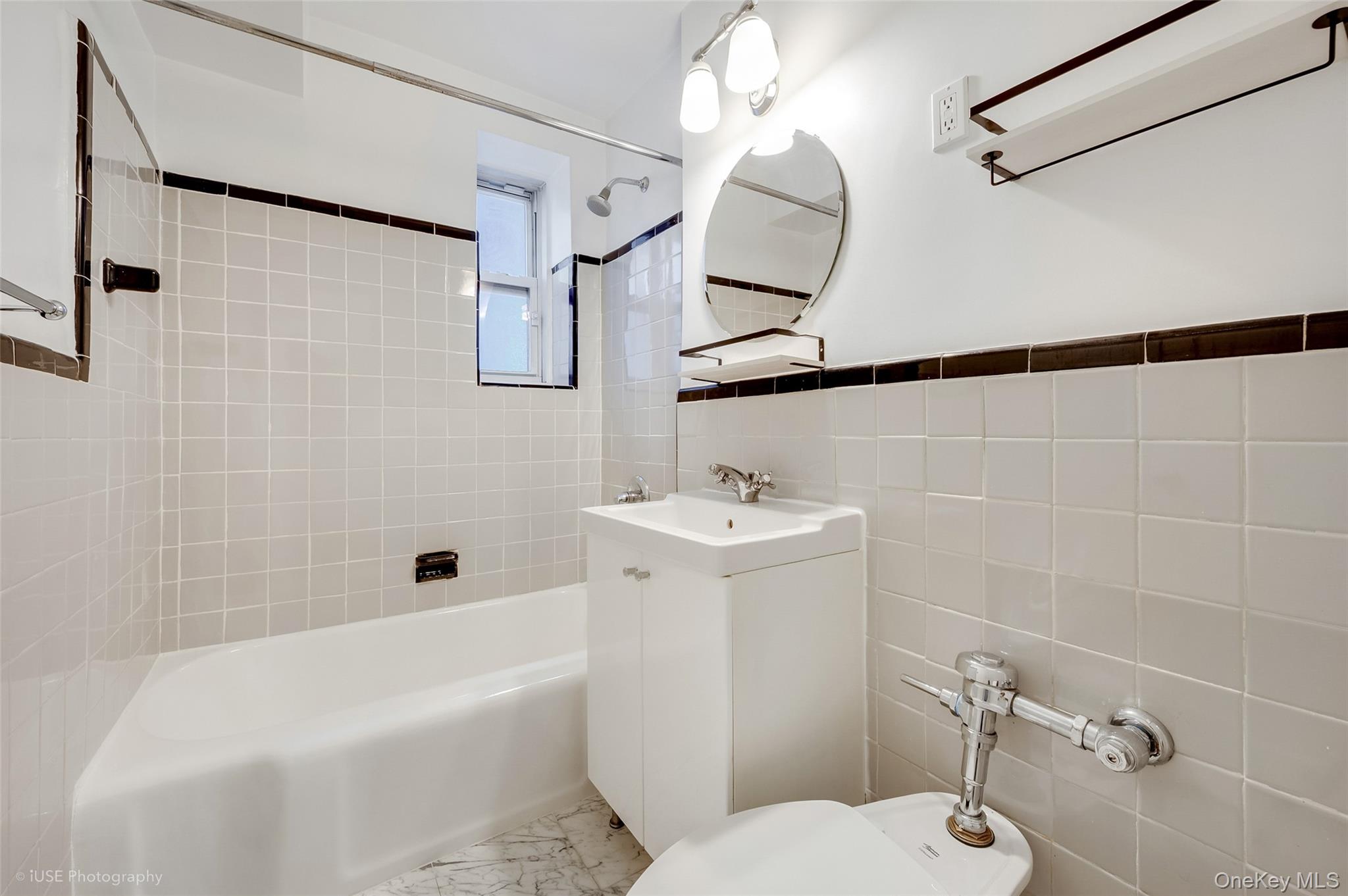 #10 photo, 39-25 51st Avenue, קווינס Woodside , NY 11377