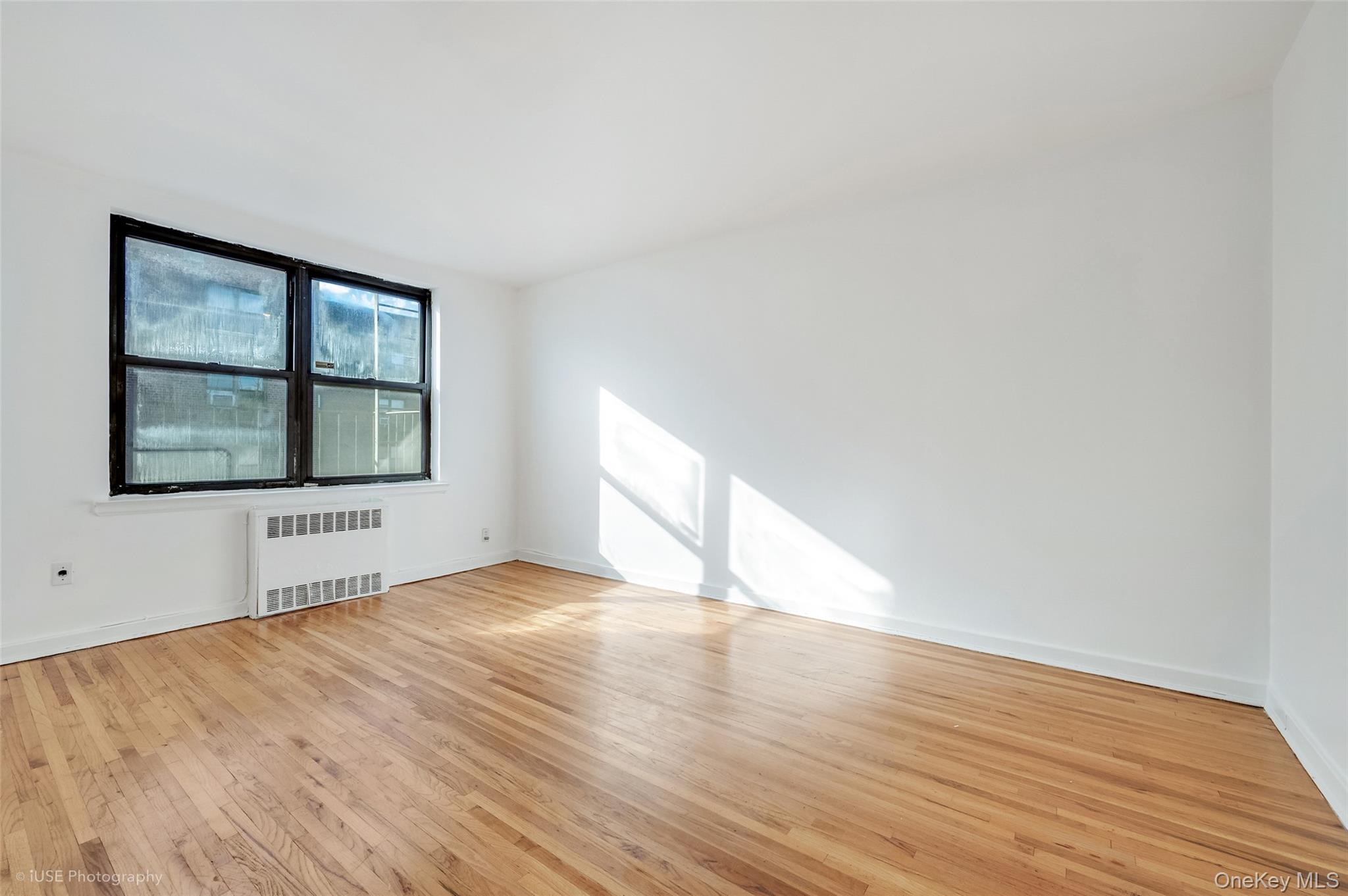 #4 photo, 52-18 39th Avenue, Куинс ‖ Woodside , NY 11377