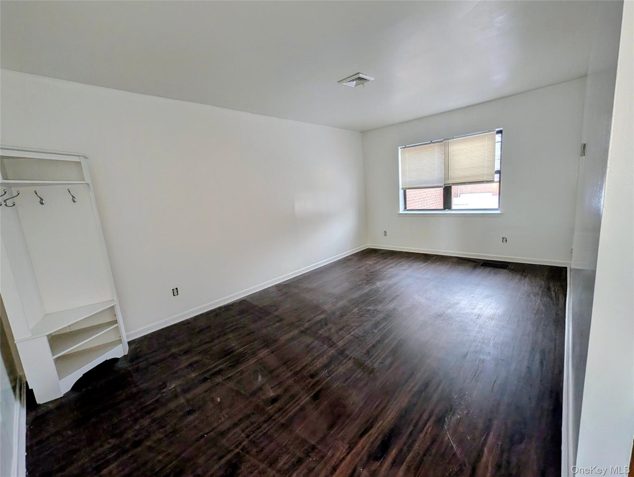 #4 photo, 209-28 Hillside Avenue, 뉴욕퀸즈 Queens Village , NY 11427