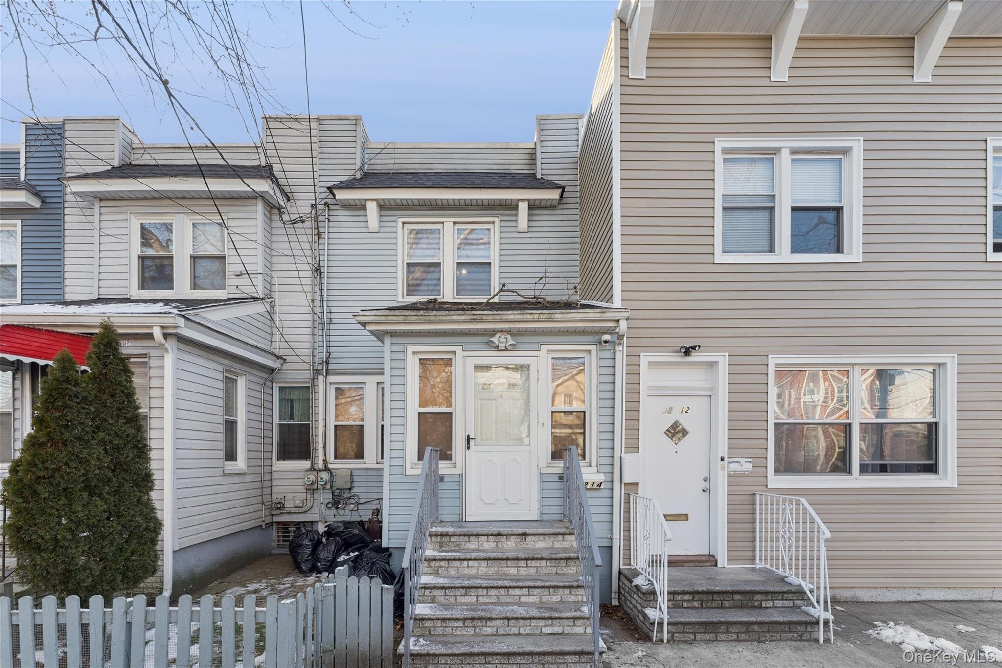 #1 photo, 9214 104th Street, Куинс ‖ Richmond Hill , NY 11418