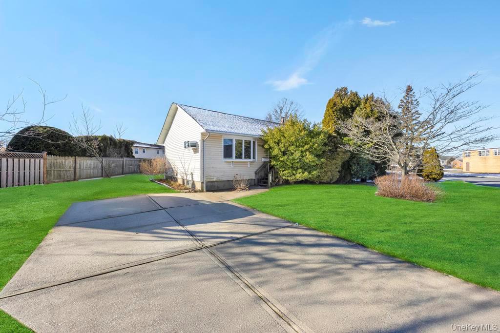 #4 photo, 5 Gail Drive, Massapequa , NY 11758