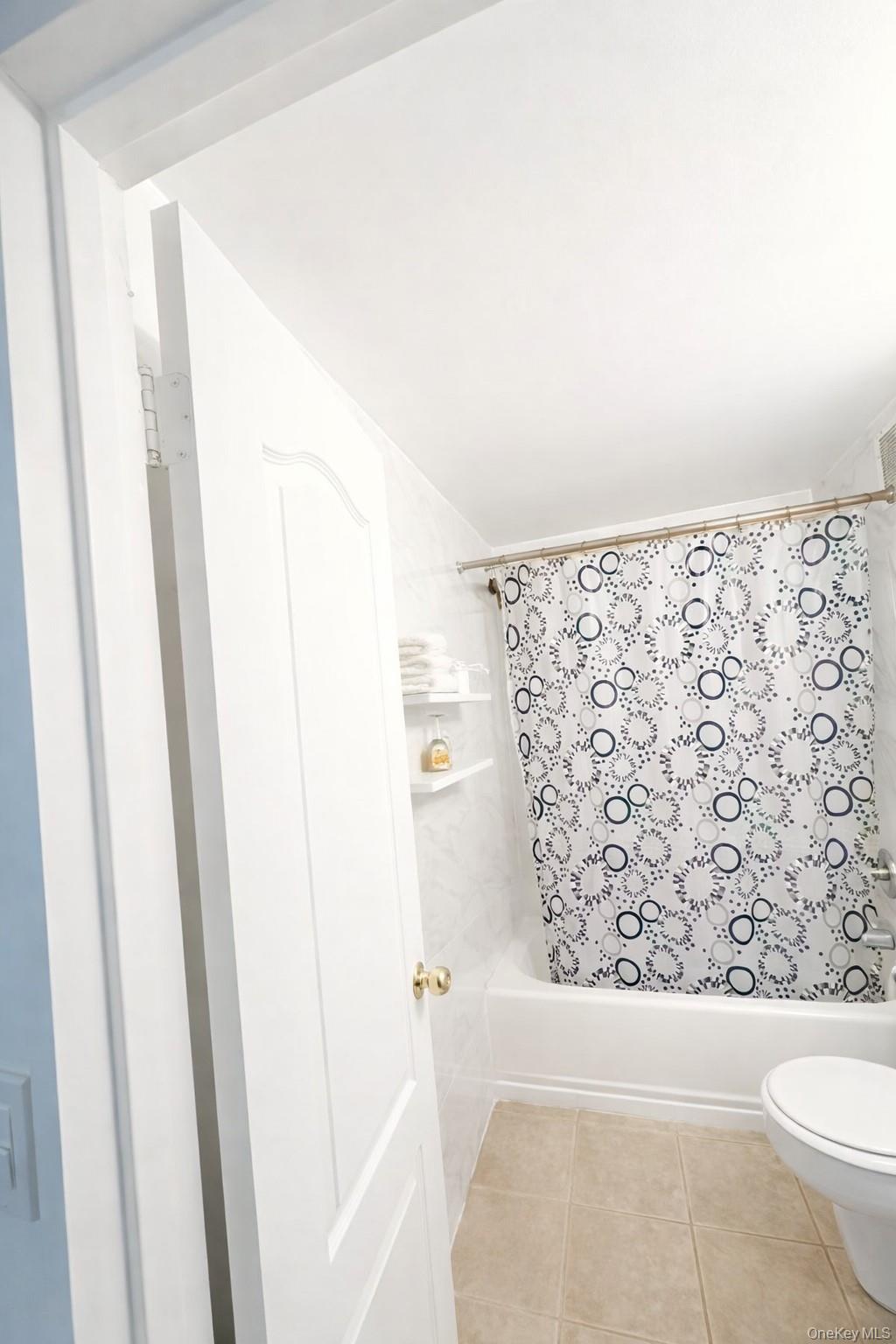 #5 photo, 143-50 Barclay Avenue, Flushing , NY 11355