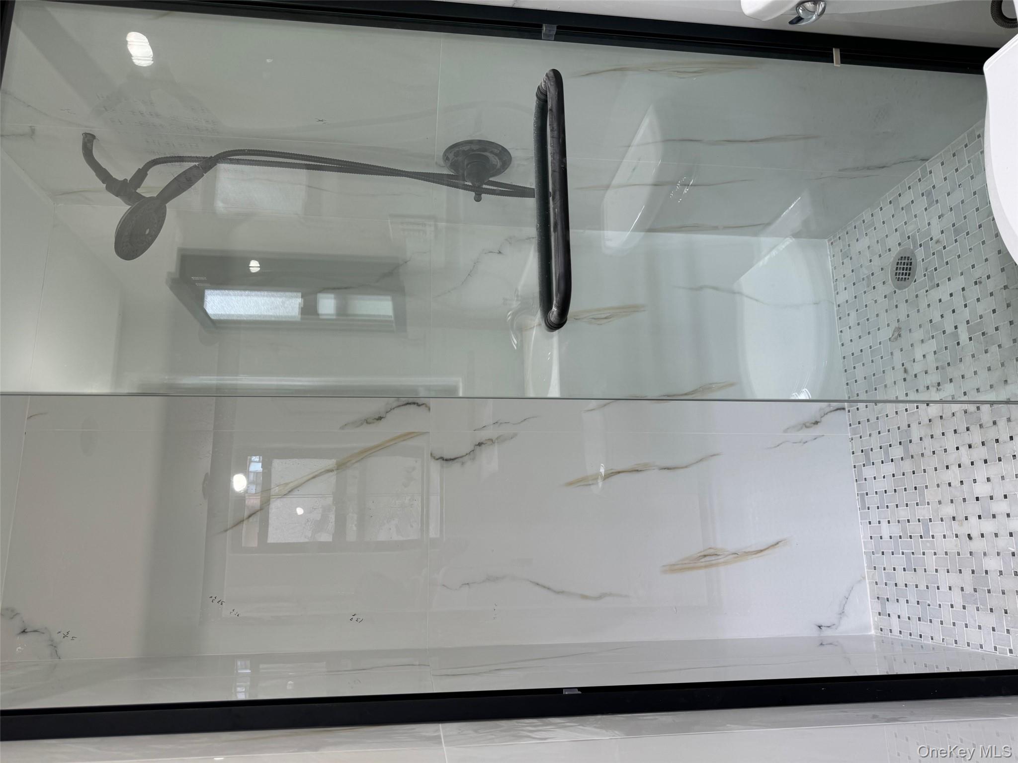 #15 photo, 6145 98th St Street, קווינס Rego Park , NY 11374