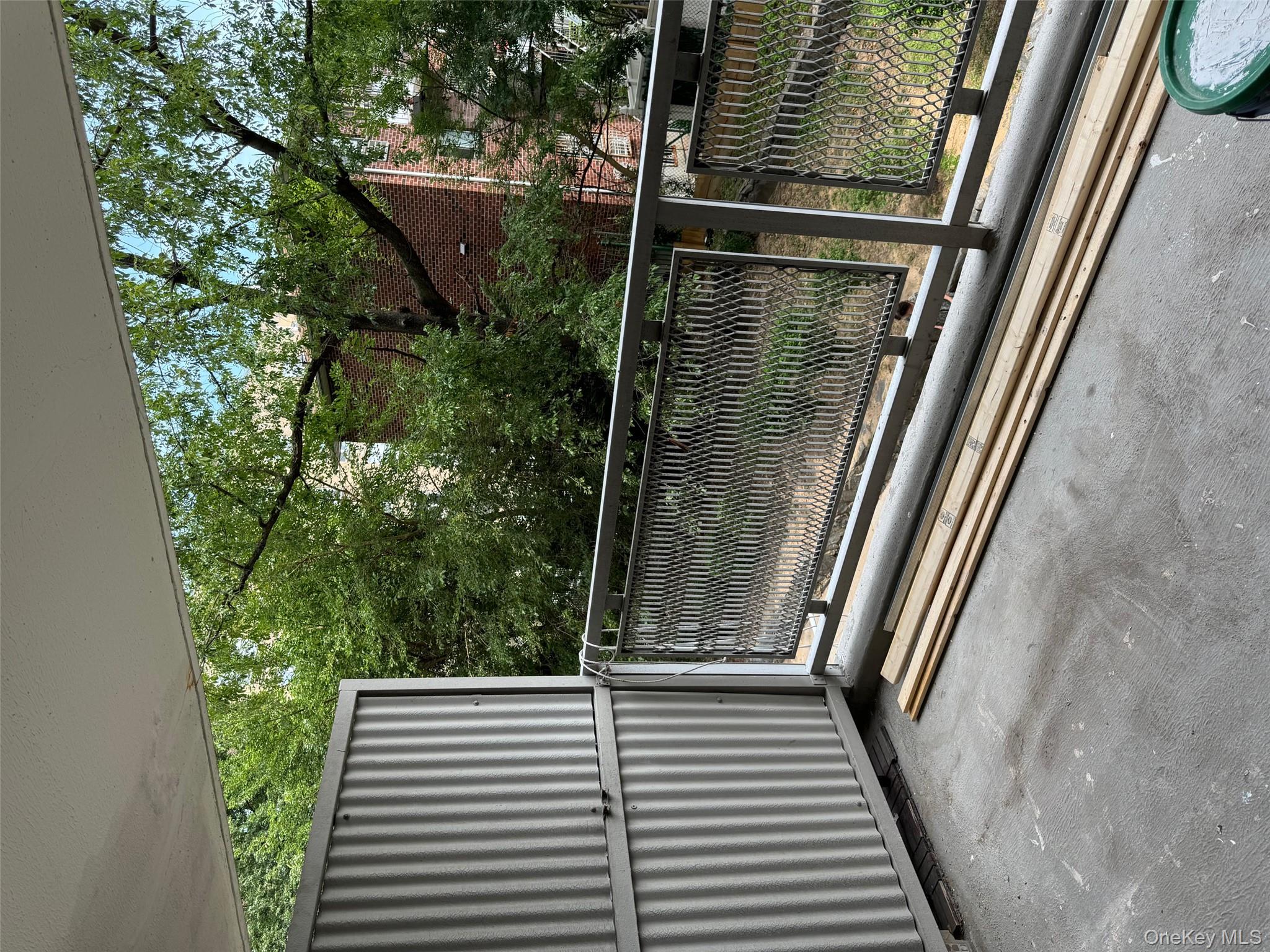 #17 photo, 6145 98th St Street, קווינס Rego Park , NY 11374