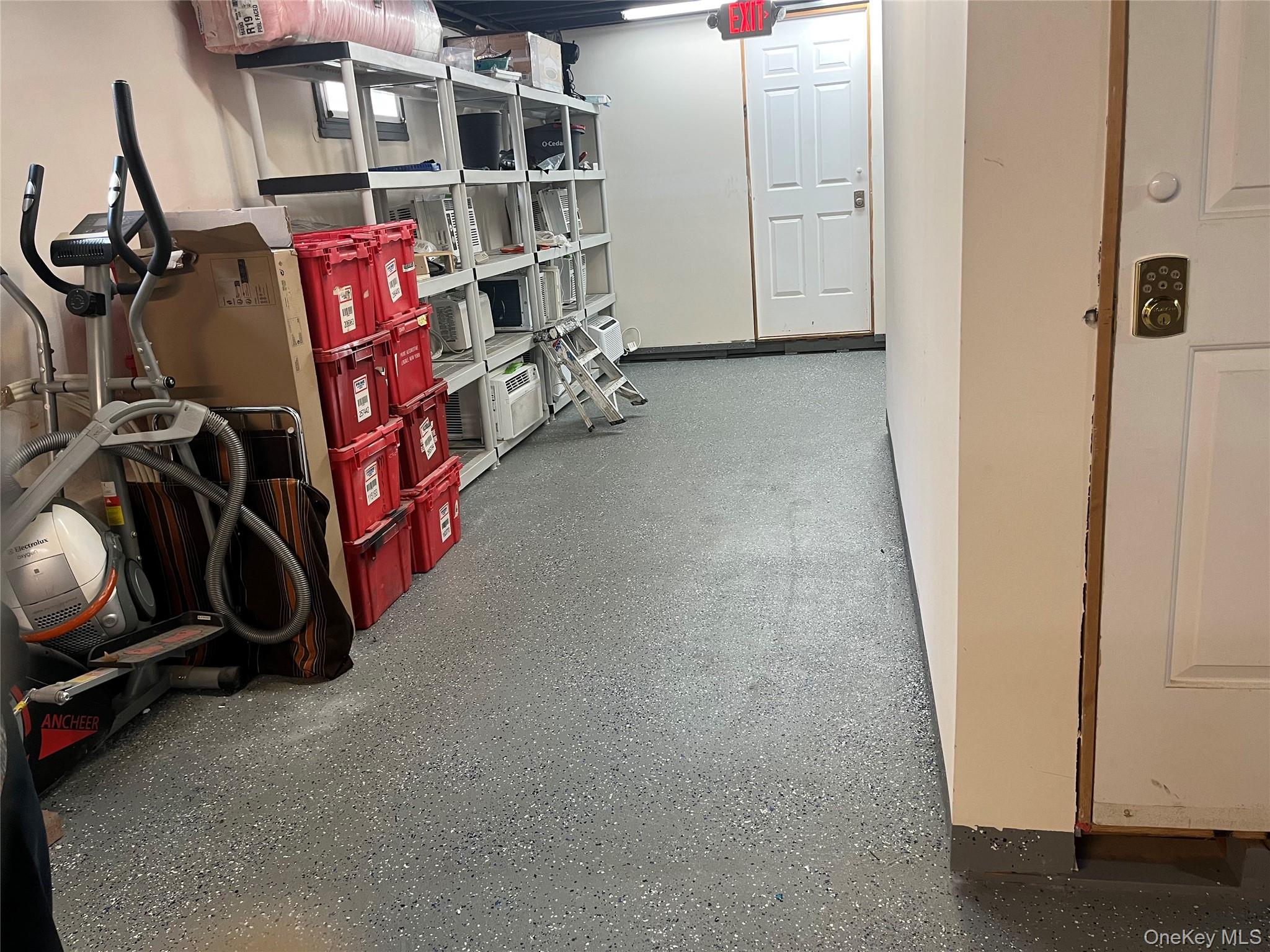 #13 photo, 35 Notre Dame Avenue, 長島 Hicksville , NY 11801