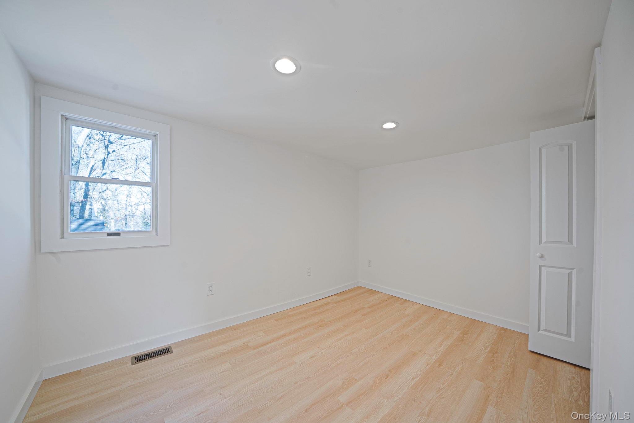 #15 photo, 27 Atlantic Drive, Sound Beach , NY 11789