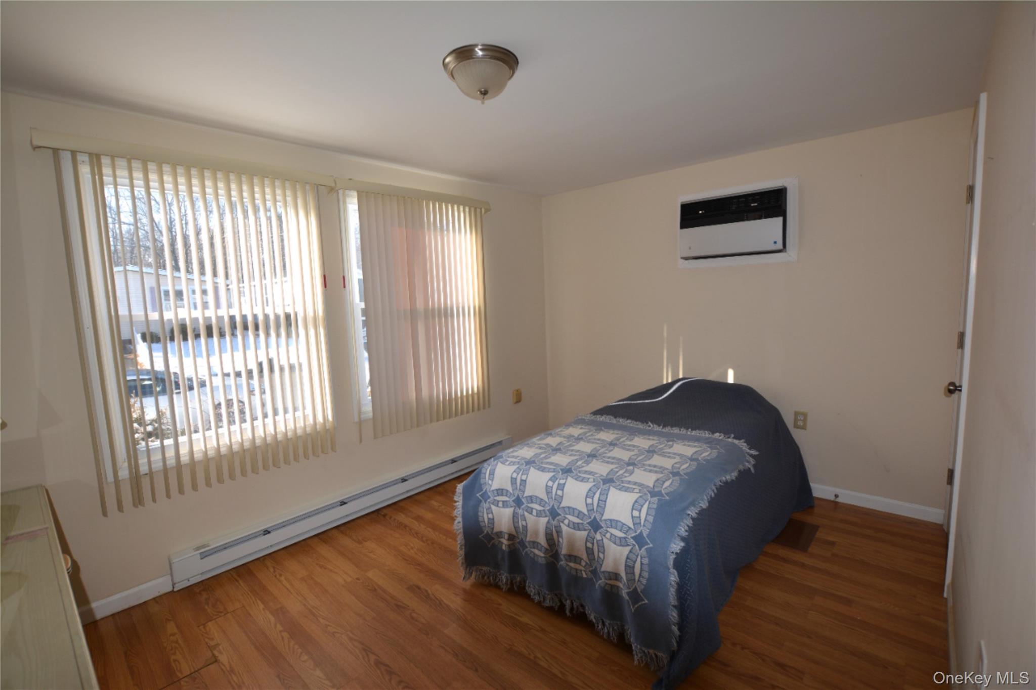 #18 photo, 82 Village Circle, सफ़ोक काउंटी Manorville , NY 11949