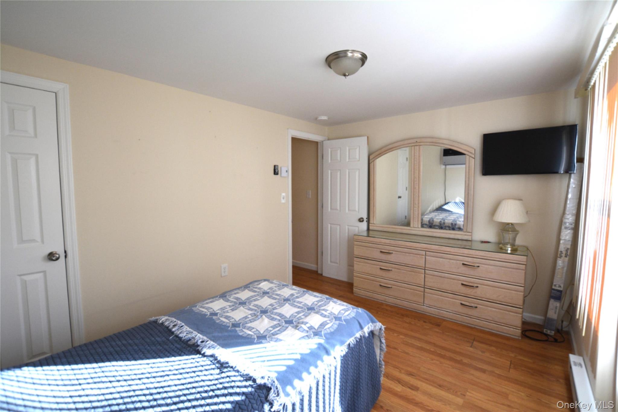 #19 photo, 82 Village Circle, सफ़ोक काउंटी Manorville , NY 11949