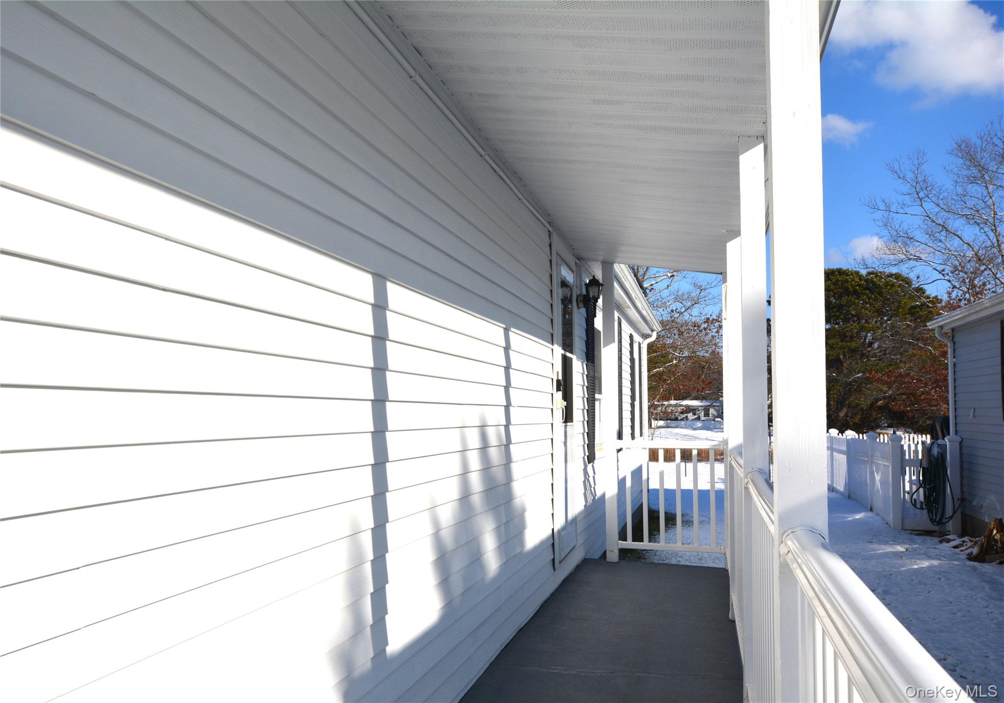 #4 photo, 82 Village Circle, सफ़ोक काउंटी Manorville , NY 11949