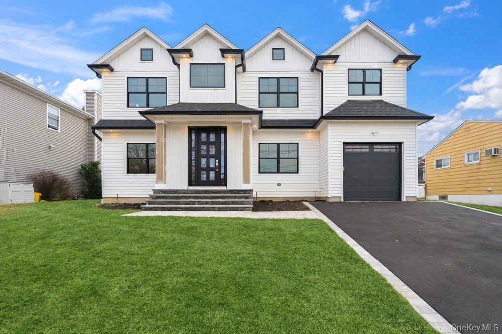 #1 photo, 35 Main Parkway, Plainview , NY 11803