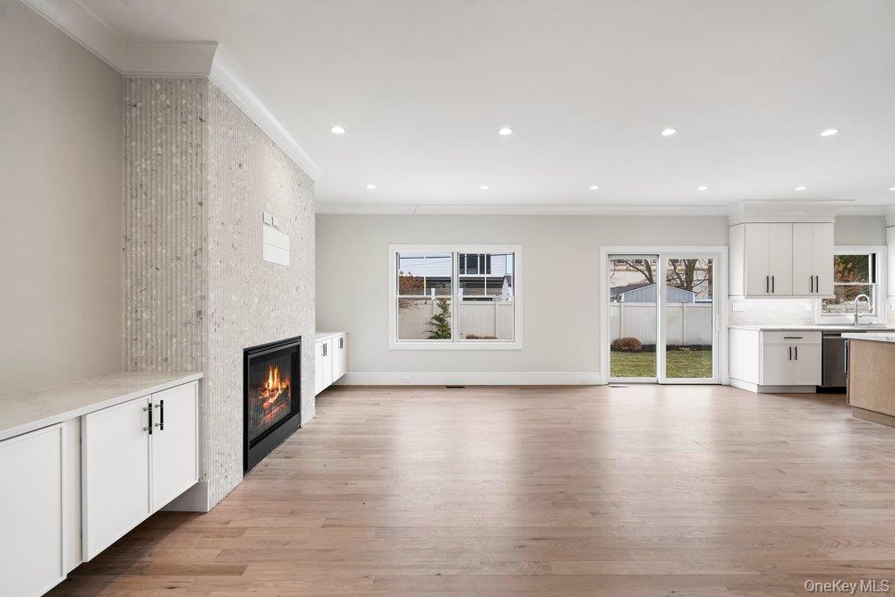 #16 photo, 35 Main Parkway, Plainview , NY 11803