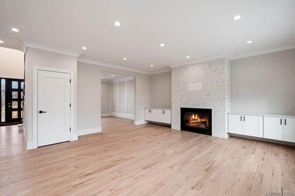 #17 photo, 35 Main Parkway, Plainview , NY 11803