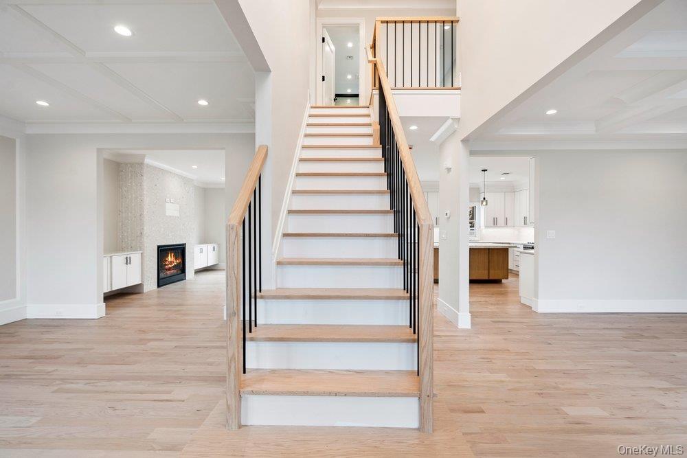 #4 photo, 35 Main Parkway, Plainview , NY 11803