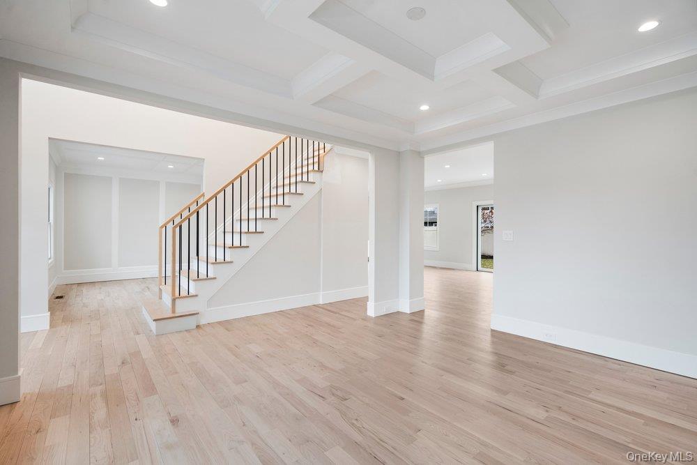 #6 photo, 35 Main Parkway, Plainview , NY 11803