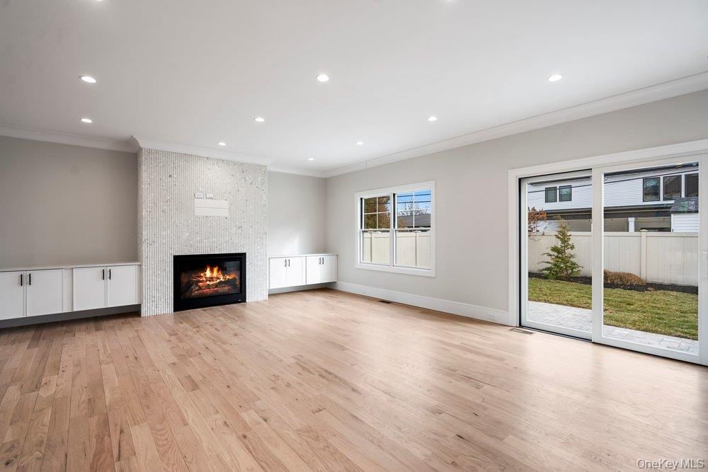 #9 photo, 35 Main Parkway, Plainview , NY 11803