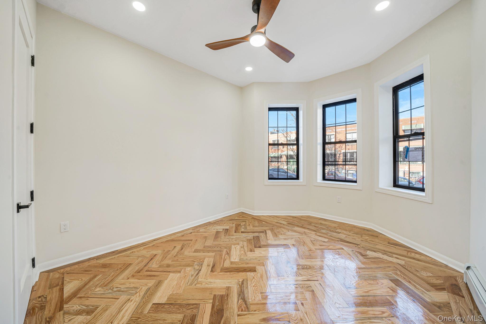 #8 photo, 534 Kosciuszko Street, 布鲁克林 Brooklyn , NY 11221