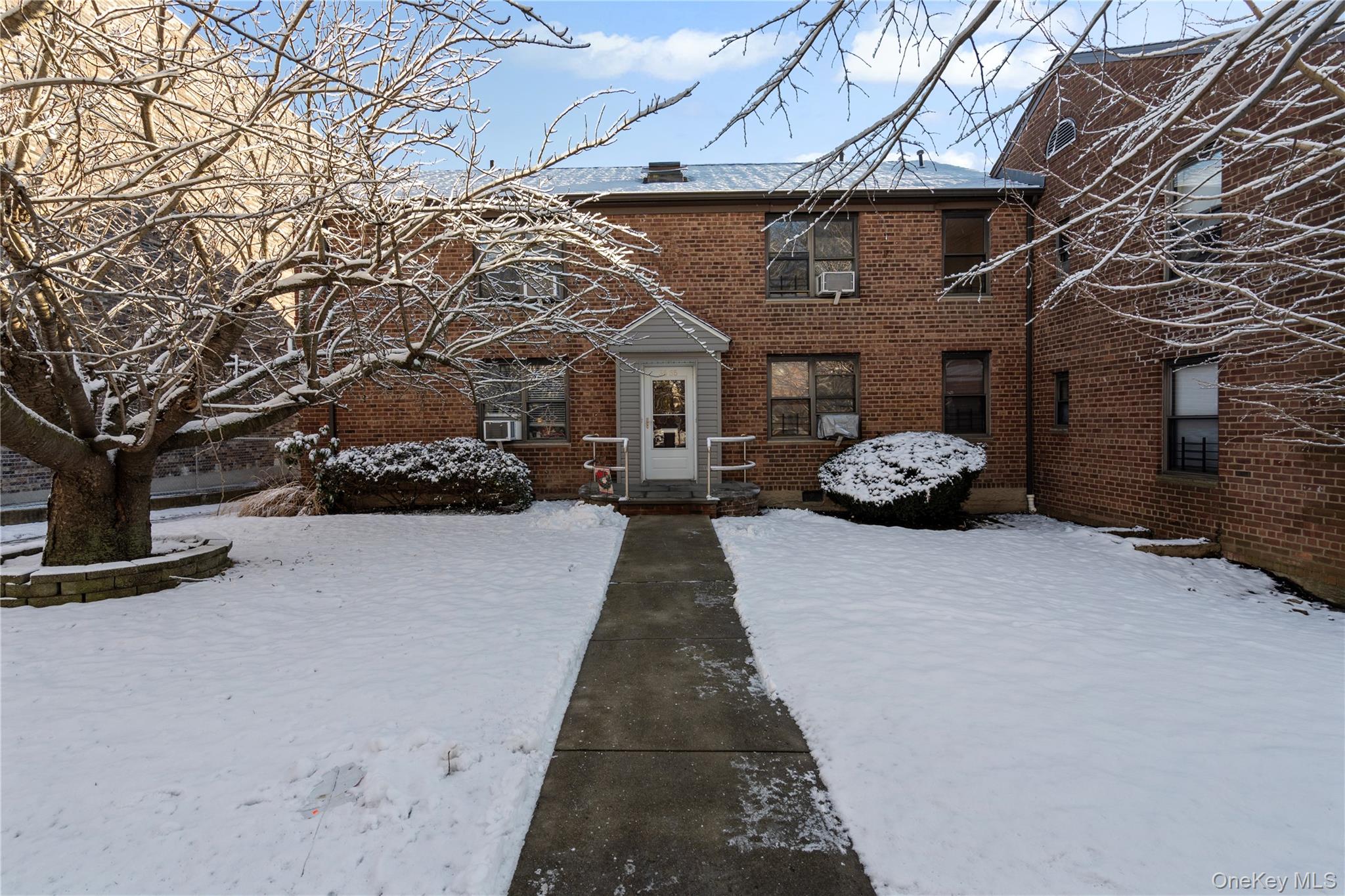 #1 photo, 36-35 171st Street, कुईंस Flushing , NY 11358