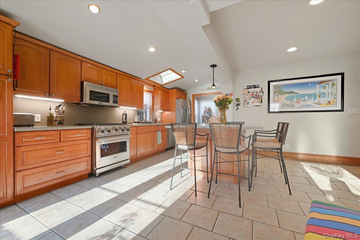 #20 photo, 11 Muriel Road, Port Washington , NY 11050