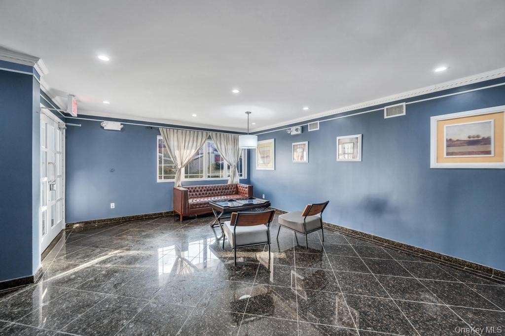 #20 photo, 69-07 43rd Avenue, Куинс ‖ Woodside , NY 11377