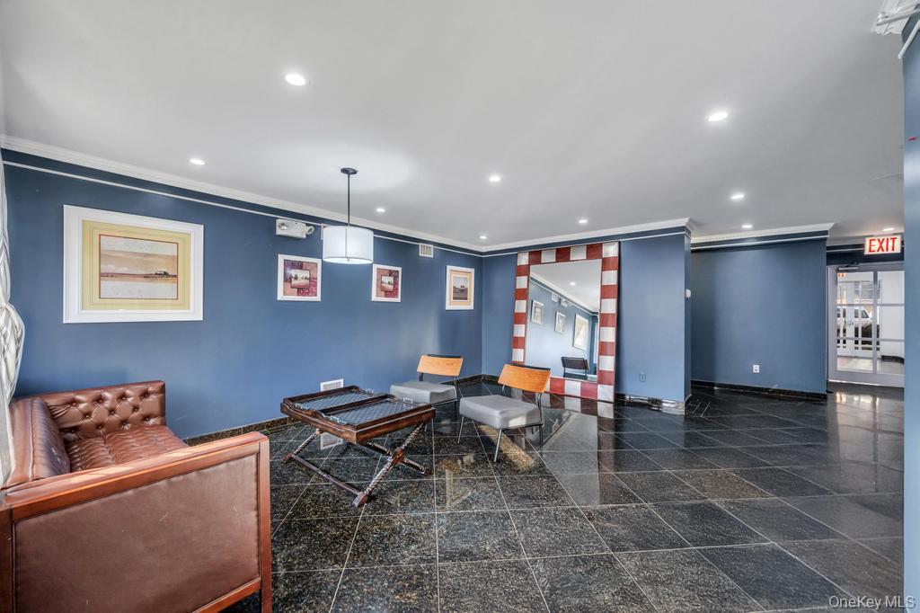 #3 photo, 69-07 43rd Avenue, Куинс ‖ Woodside , NY 11377