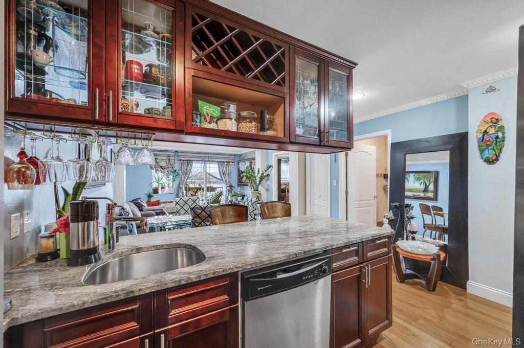 #7 photo, 69-07 43rd Avenue, Куинс ‖ Woodside , NY 11377