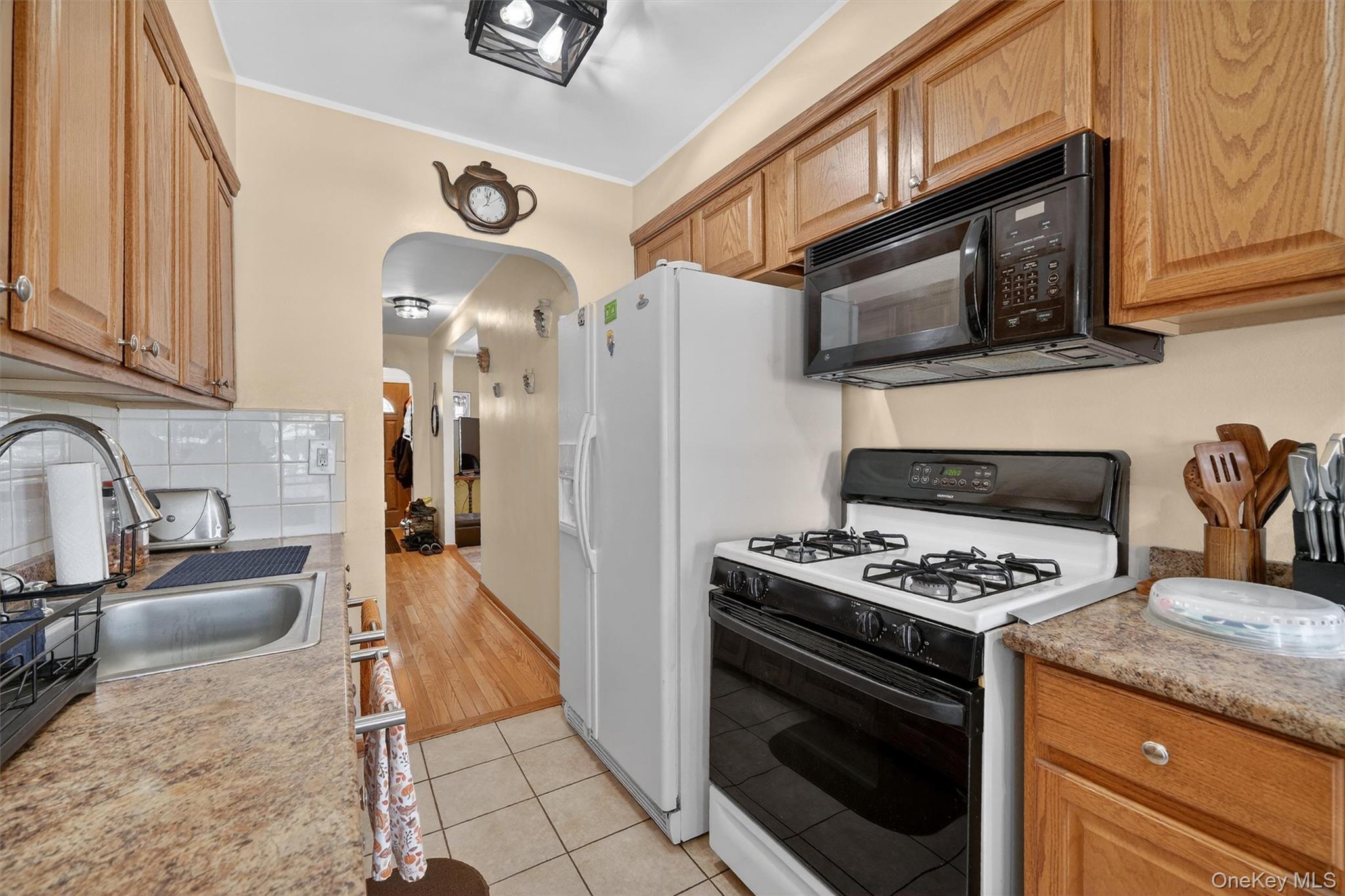 #19 photo, 2726 Fenton Avenue, Bronx , NY 10469