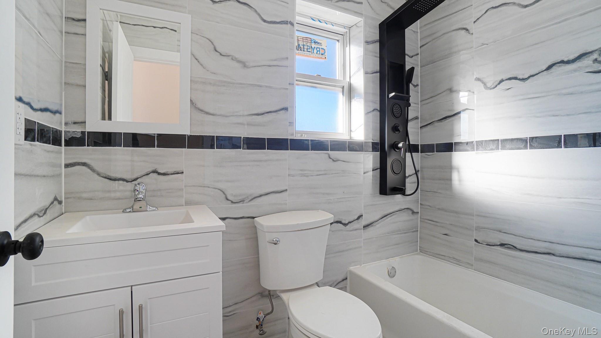 #19 photo, 1011 E 221st Street, Бронкс ‖ Bronx , NY 10469